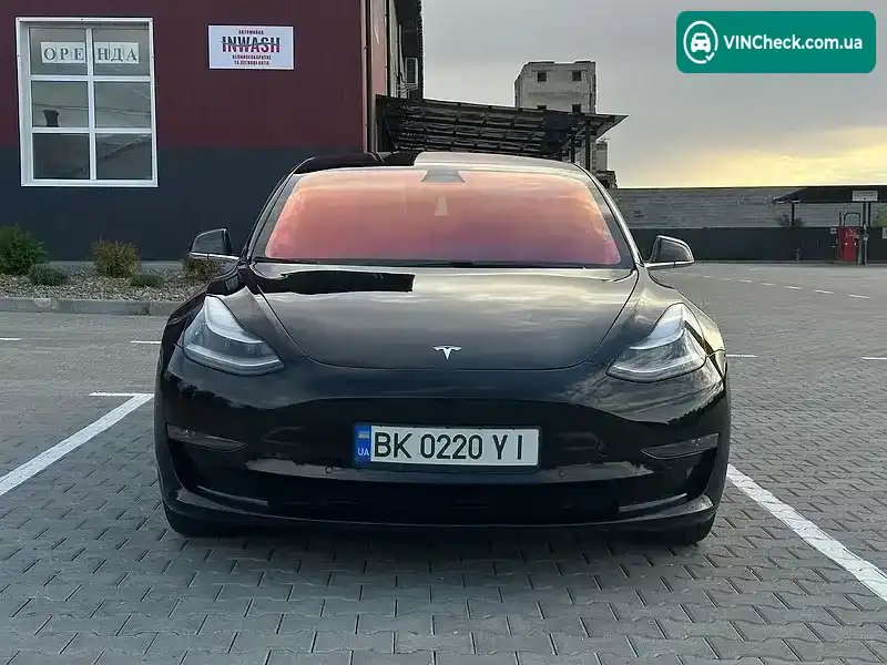 Tesla Model 3 2018, фото з оголошення 2 з 21, VIN 5YJ3E1EA8JF012552