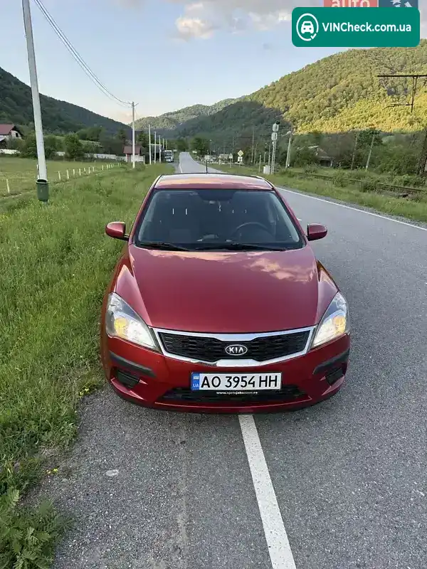 Kia Ceed 2010, фото з оголошення 2 з 10, VIN U5YHB511AAL230670