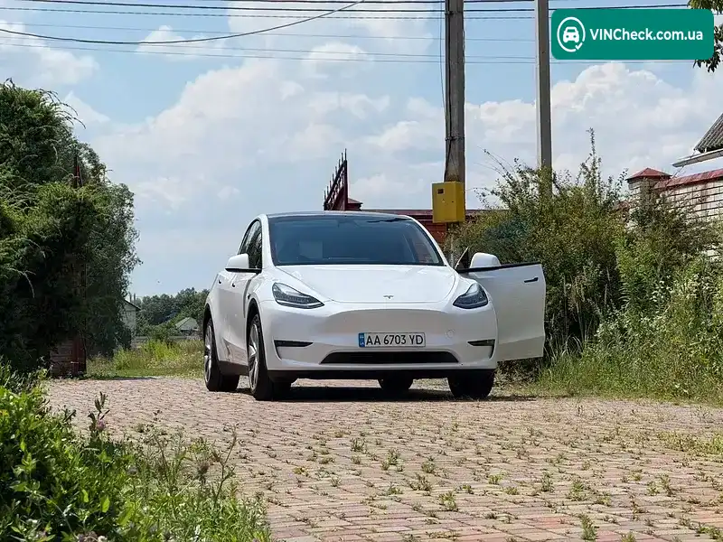 Tesla Model Y 2023, фото з оголошення 1 з 20, VIN 7SAYGDEE5PA102531