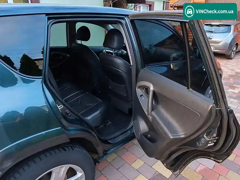 Toyota RAV4 2006, фото з оголошення 2 з 20, VIN JTMBB31V406000739