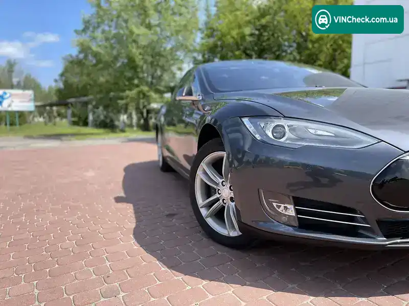 Tesla Model S 2016, фото з оголошення, VIN 5YJSA1E28GF128441