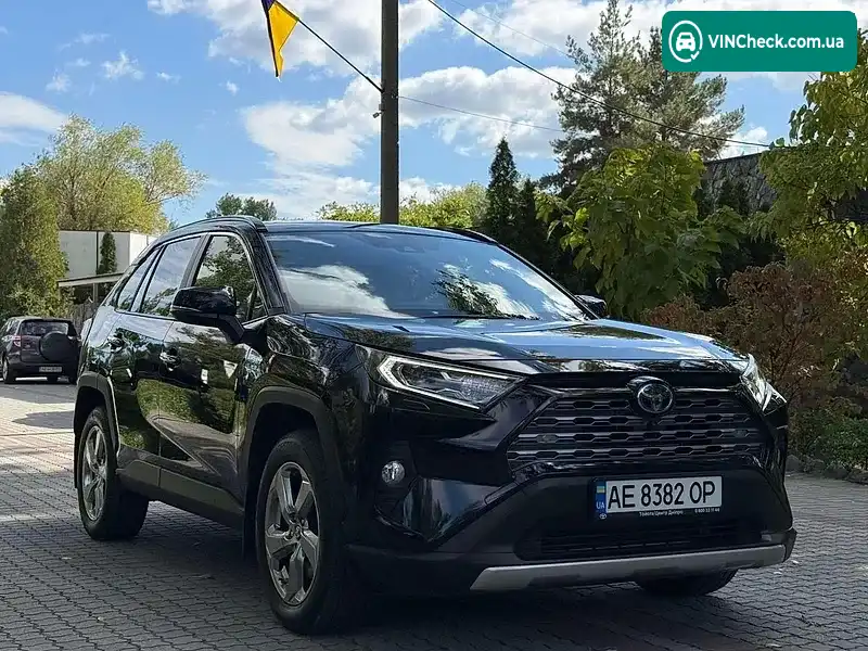 Toyota RAV4 2021, фото з оголошення 1 з 20, VIN JTMDW3FV80D114616