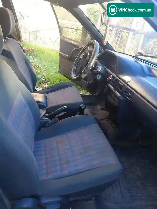 Mazda 323 1992, фото з оголошення 2 з 5, VIN JMZBG129200718433