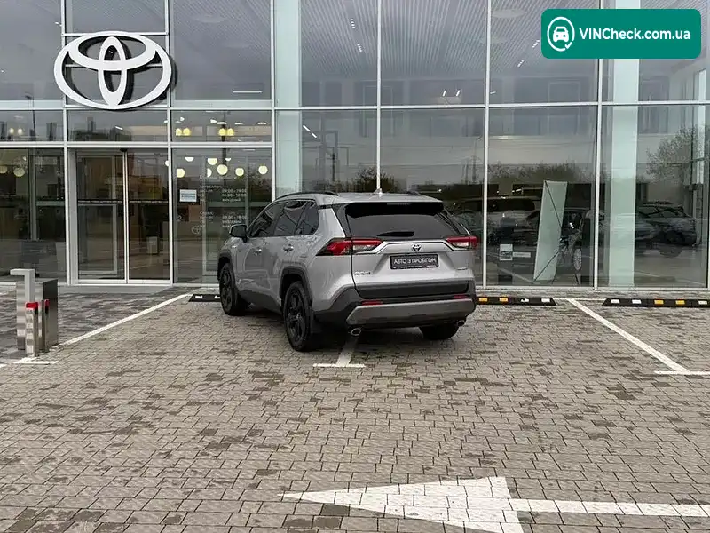 Toyota RAV4 2021, фото з оголошення 2 з 19, VIN JTMDW3FV80D096229