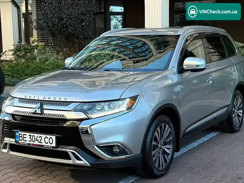 Mitsubishi Outlander 2019, фото з оголошення 1 з 20, VIN JA4AD3A33KZ037300