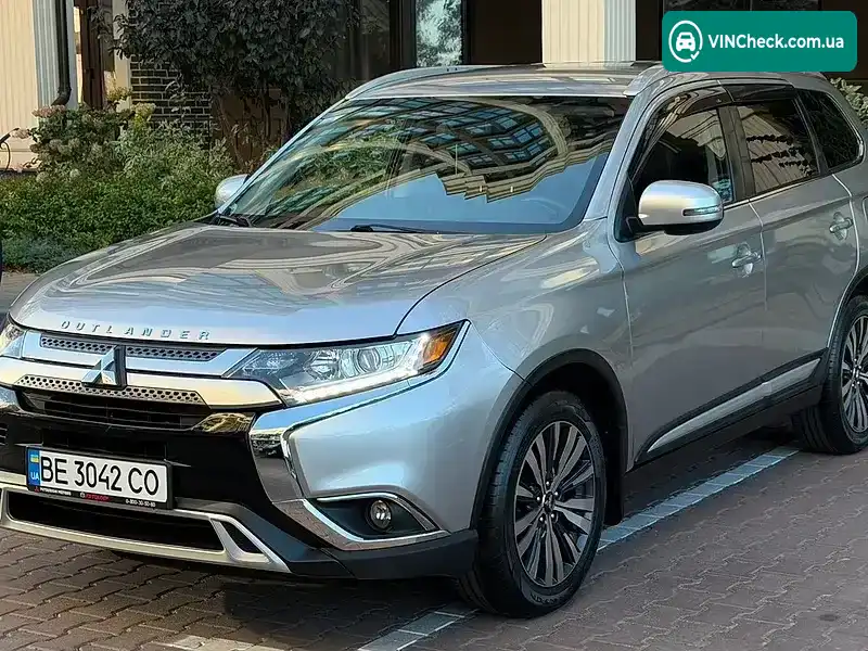 Mitsubishi Outlander 2019, фото з оголошення 2 з 20, VIN JA4AD3A33KZ037300