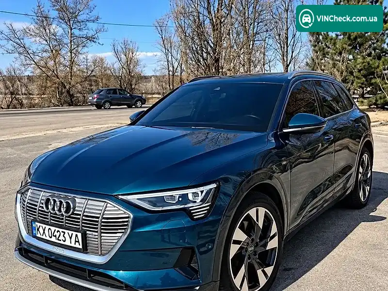Audi e-tron 2019, фото з оголошення 1 з 8, VIN WAUZZZGE3KB013199