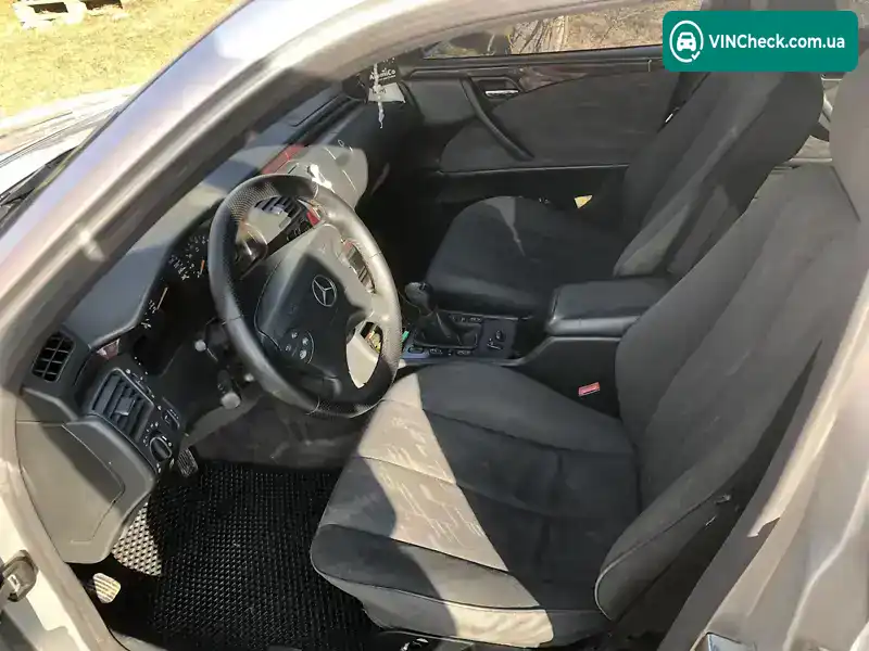 Mercedes-Benz E-Class 2001, фото з оголошення 2 з 13, VIN WDB2100481B456527