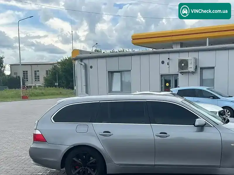 BMW 5 Series 2004, фото з оголошення 2 з 14, VIN WBANJ71090B514392