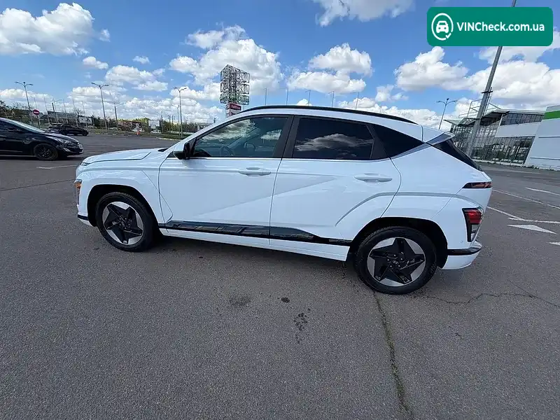 Hyundai Kona 2023, фото з оголошення 1 з 20, VIN KM8HE3A62RU009745