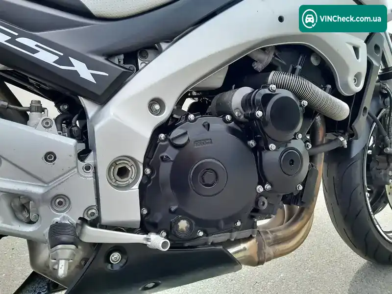 Suzuki GSR 600 2007, фото з оголошення 2 з 10, VIN JS1B9111100128399