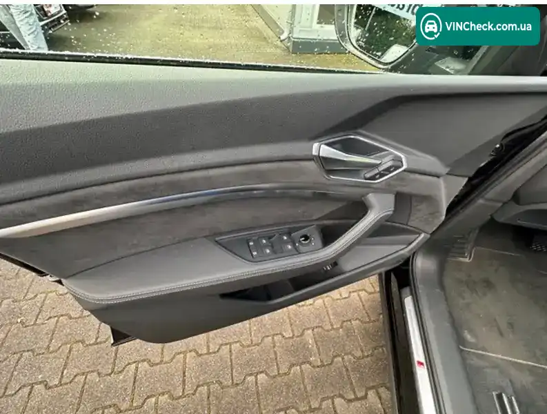 Audi e-tron 2020, фото з оголошення 2 з 10, VIN WAUZZZGE6MB041047