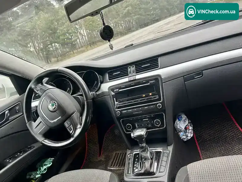 Skoda Superb 2010, фото з оголошення 1 з 7, VIN TMBJE73T8B9031192