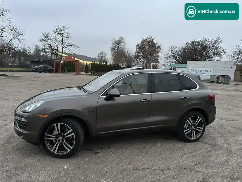 Porsche Cayenne 2011, фото з оголошення 2 з 21, VIN WP1AE2A21BLA93855