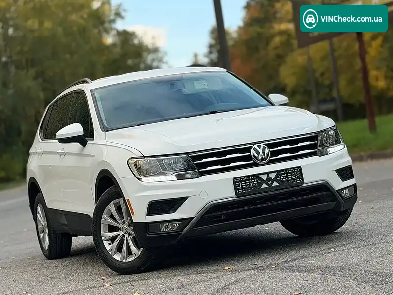 Volkswagen Tiguan 2018, фото з оголошення 2 з 20, VIN 3VV1B7AX4JM033750