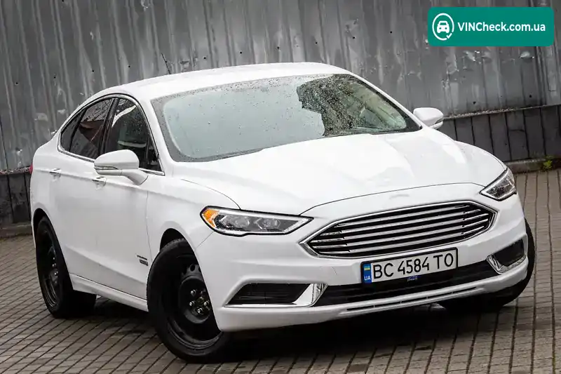 Ford Fusion 2018, фото з оголошення 2 з 21, VIN 3FA6P0PU8JR222288