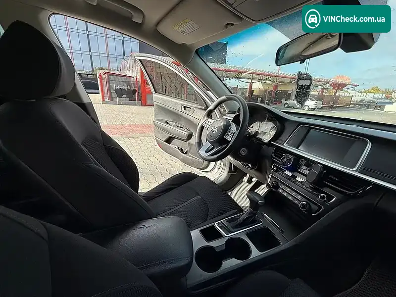 Kia Optima 2018, фото з оголошення 2 з 15, VIN 5XXGT4L31KG297381