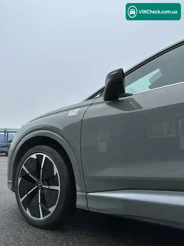 Audi Q4 e-tron 2023, фото з оголошення 2 з 20, VIN LFVVB9E72M5108373