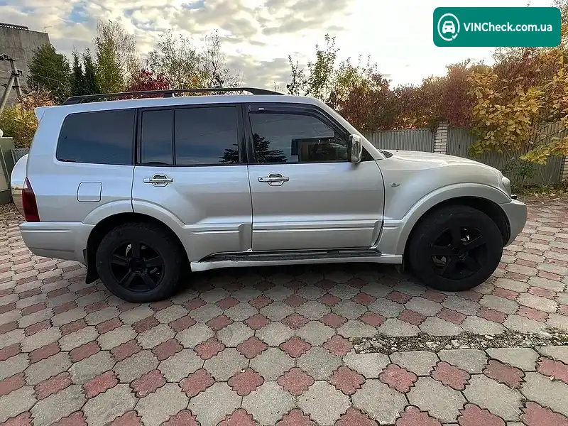 Mitsubishi Pajero Wagon 2006, фото з оголошення 1 з 10, VIN JMBLYV78W6J003033
