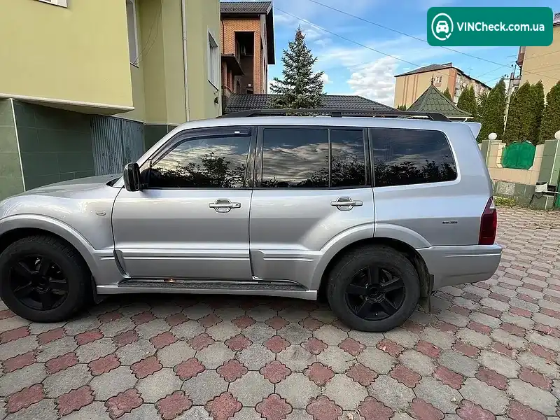 Mitsubishi Pajero Wagon 2006, фото з оголошення 2 з 10, VIN JMBLYV78W6J003033