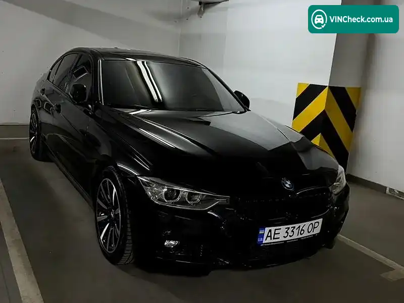 BMW 3 Series 2012, фото з оголошення 2 з 18, VIN WBA3B3C53DF542368