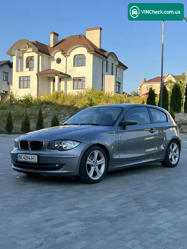 BMW 1 Series 2009, фото з оголошення 1 з 17, VIN WBAUB71050VK87757