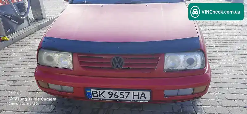 Volkswagen Vento 1992, фото з оголошення 2 з 19, VIN WVWZZZ1HZNW158881