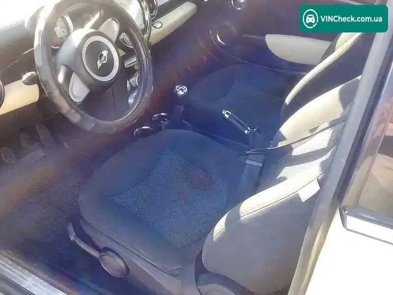 MINI Hatch 2008, фото з оголошення 1 з 20, VIN WMWME31030TU21869