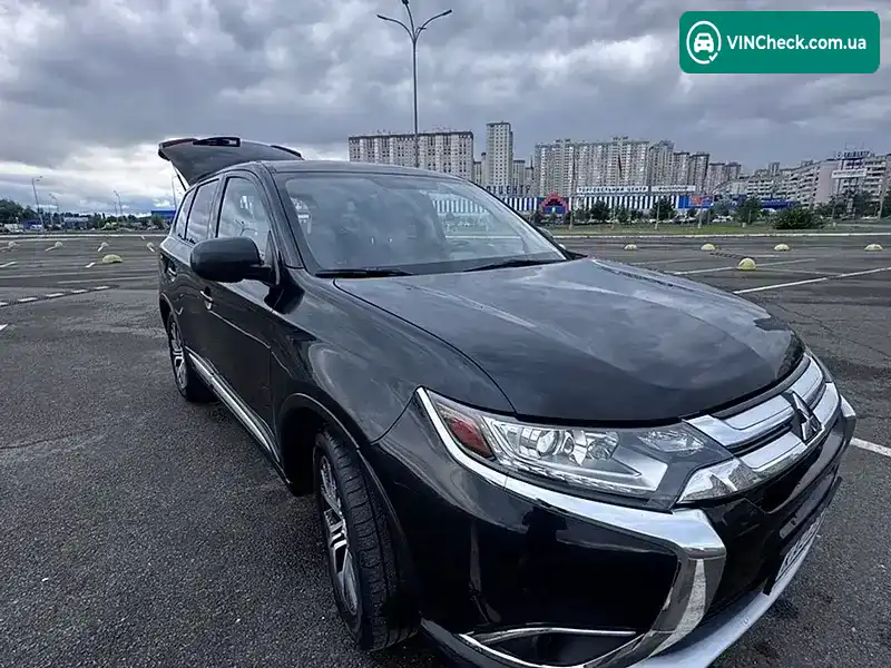 Mitsubishi Outlander 2018, фото з оголошення 2 з 21, VIN JA4AD2A39JZ052585
