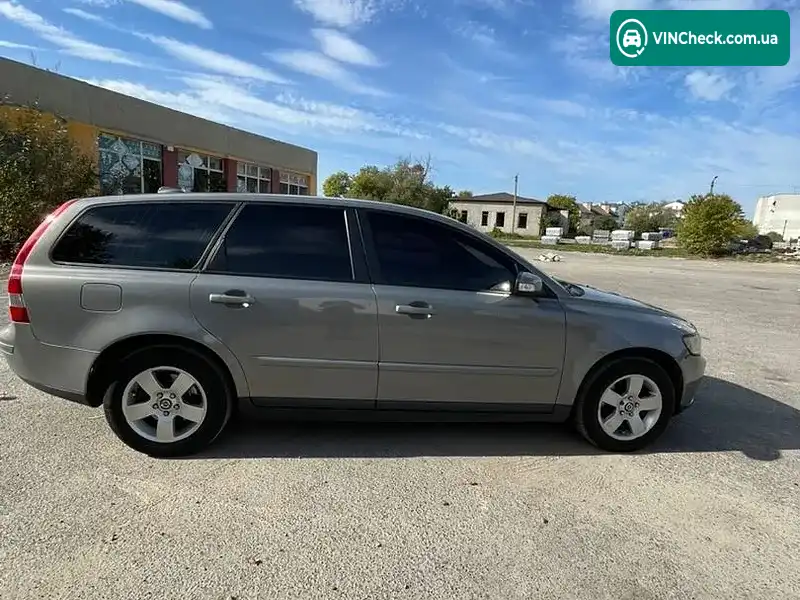 Volvo V50 2008, фото з оголошення 2 з 10, VIN YV1MW765282401372