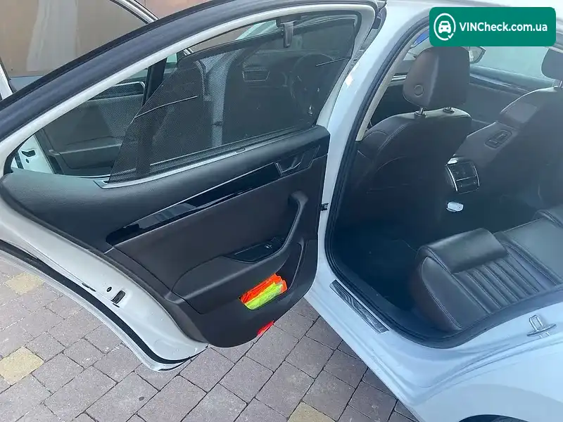 Skoda Superb 2017, фото з оголошення 2 з 20, VIN TMBAJ9NP9H7523449