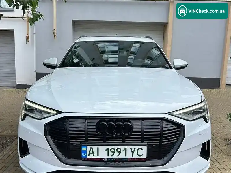Audi e-tron 2019, фото з оголошення 1 з 18, VIN WAUZZZGE6KB001967