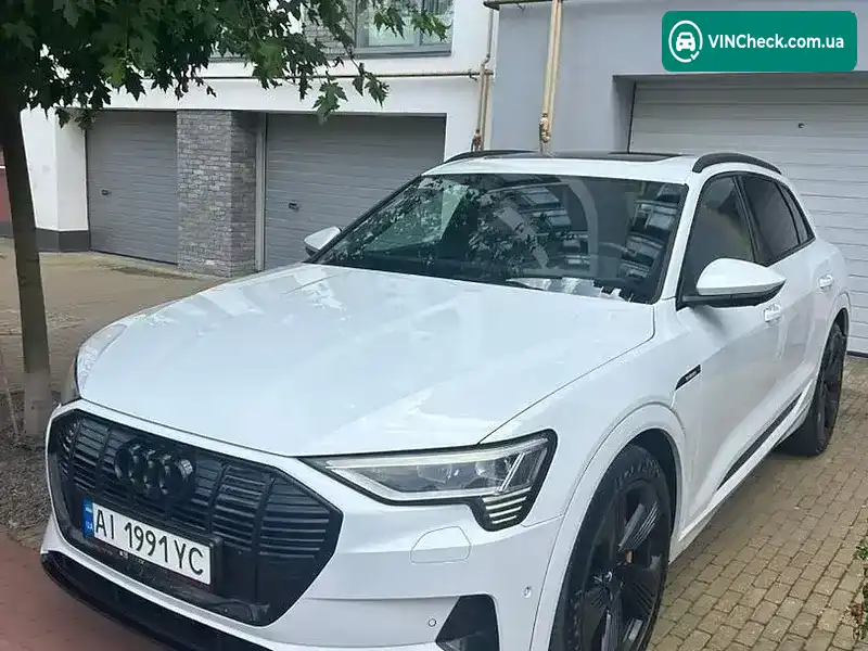 Audi e-tron 2019, фото з оголошення 2 з 18, VIN WAUZZZGE6KB001967