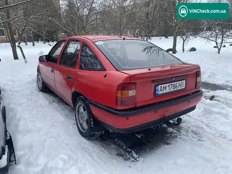 Opel Vectra 1989, фото з оголошення 1 з 6, VIN W0L000089K5114084