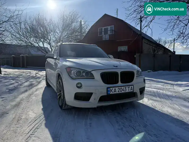 BMW X1 2013, фото з оголошення 2 з 13, VIN WBAVM1C53EVW49242