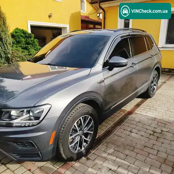 Volkswagen Tiguan 2020, фото з оголошення 2 з 20, VIN 3VV2B7AXXLM142446