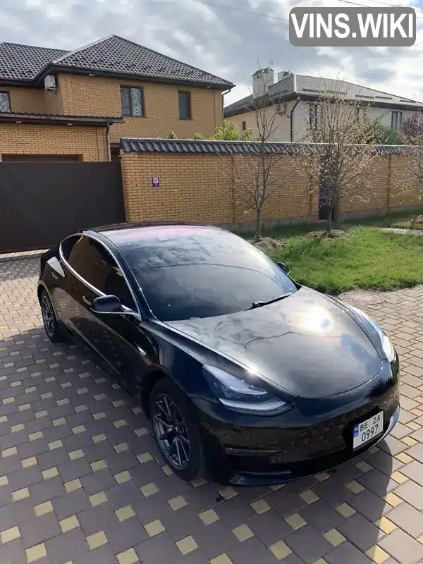 Tesla Model 3 2018, фото з оголошення 2 з 9, VIN 5YJ3E1EAXJF157155