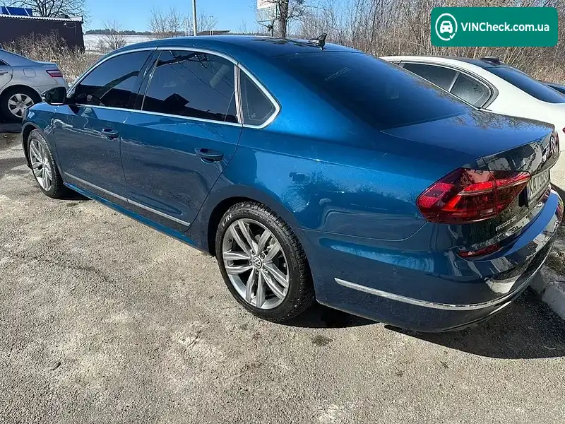 Volkswagen Passat 2018, фото з оголошення 2 з 20, VIN 1VWCA7A30JC025537