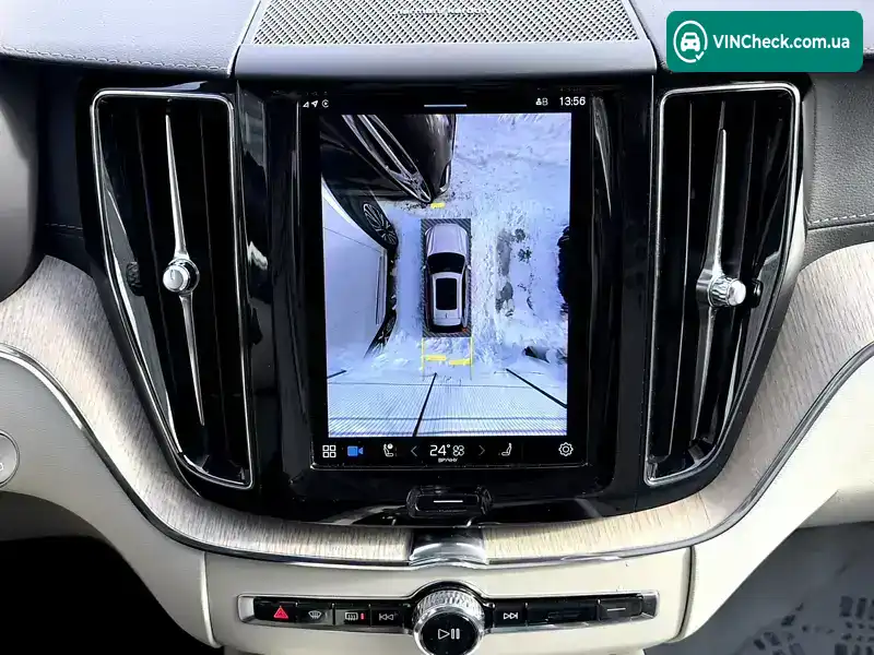 Volvo XC60 2022, фото з оголошення 2 з 21, VIN YV1UZH1VDN1045047