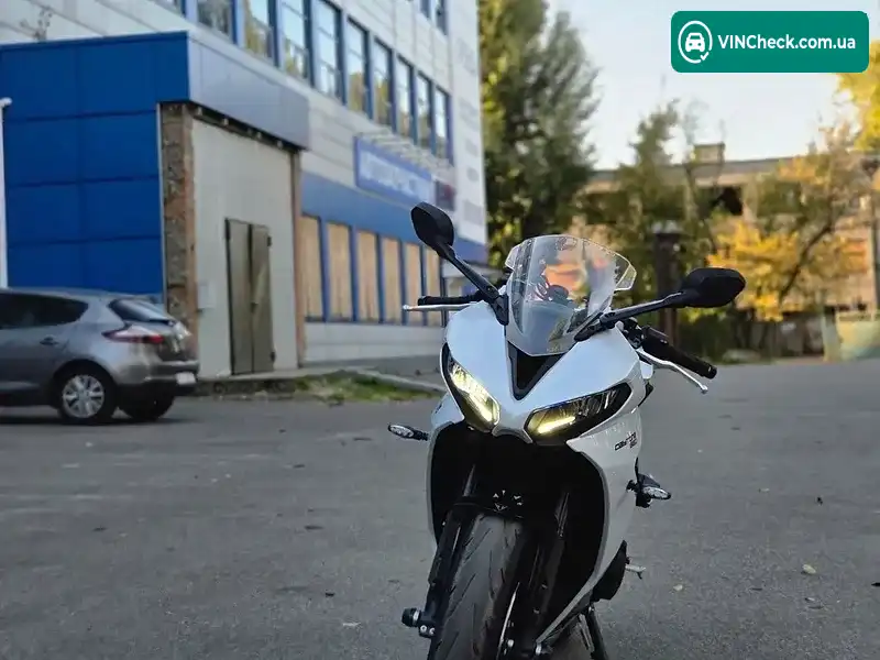 Triumph Daytona 660 2025, фото з оголошення 2 з 20, VIN SMTLGL23U2SCB0185