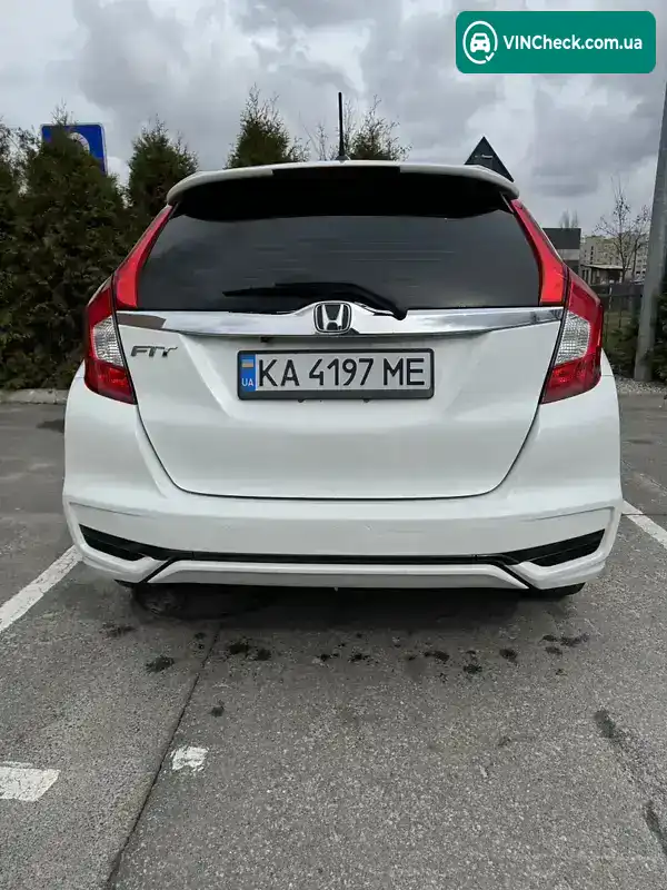 Honda Fit 2017, фото з оголошення 2 з 19, VIN 3HGGK5H96JM713266