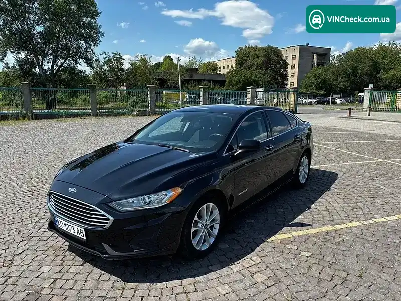Ford Fusion 2018, фото з оголошення 1 з 20, VIN 3FA6P0LU7KR130094