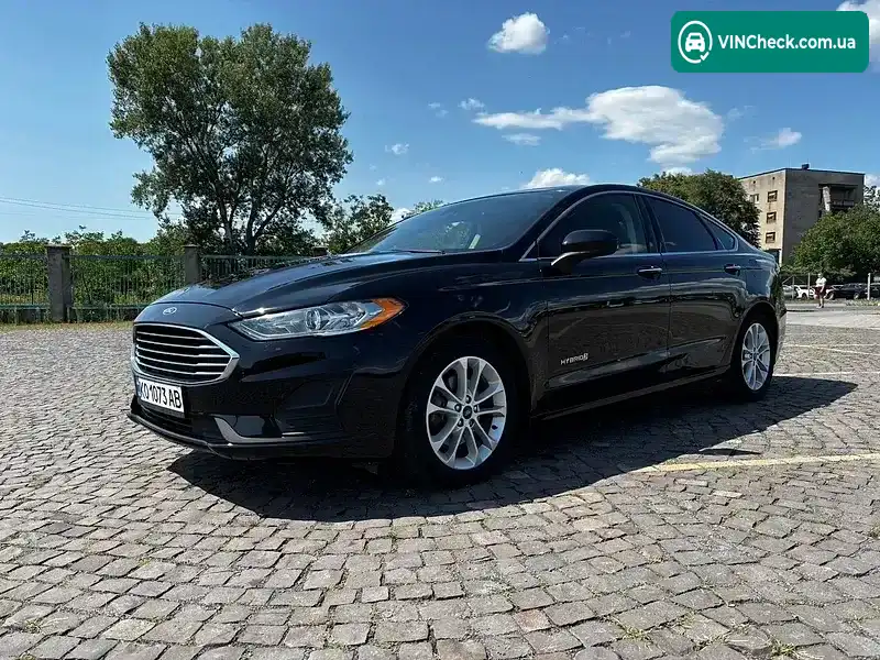 Ford Fusion 2018, фото з оголошення 2 з 20, VIN 3FA6P0LU7KR130094