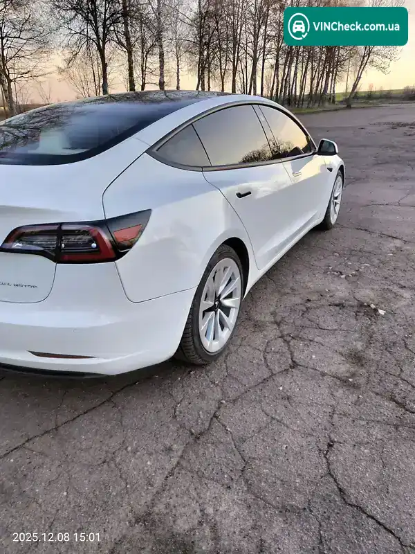 Tesla Model 3 2021, фото з оголошення 2 з 20, VIN 5YJ3E1EBXNF129967