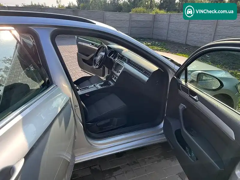 Volkswagen Passat 2016, фото з оголошення 2 з 13, VIN WVWZZZ3CZGE177639
