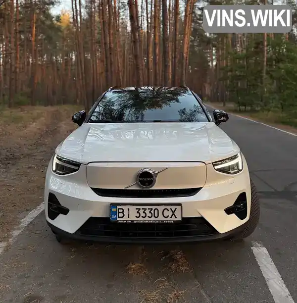 Volvo XC40 2022, фото з оголошення 2 з 21, VIN YV1XZEDV3P2986544