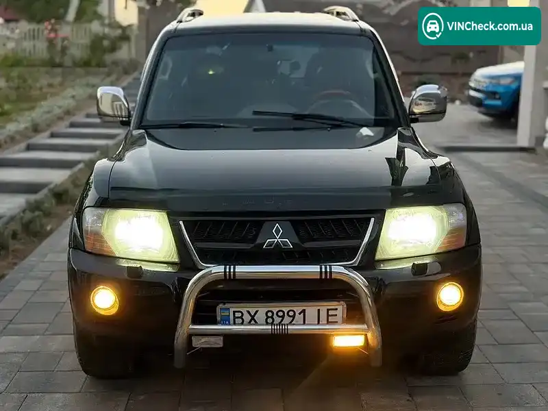 Mitsubishi Pajero 2004, фото з оголошення 1 з 13, VIN JMBLYV78W4J004153