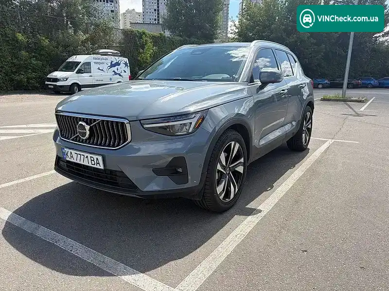 Volvo XC40 2022, фото з оголошення 1 з 13, VIN YV4K92HN7P2950832