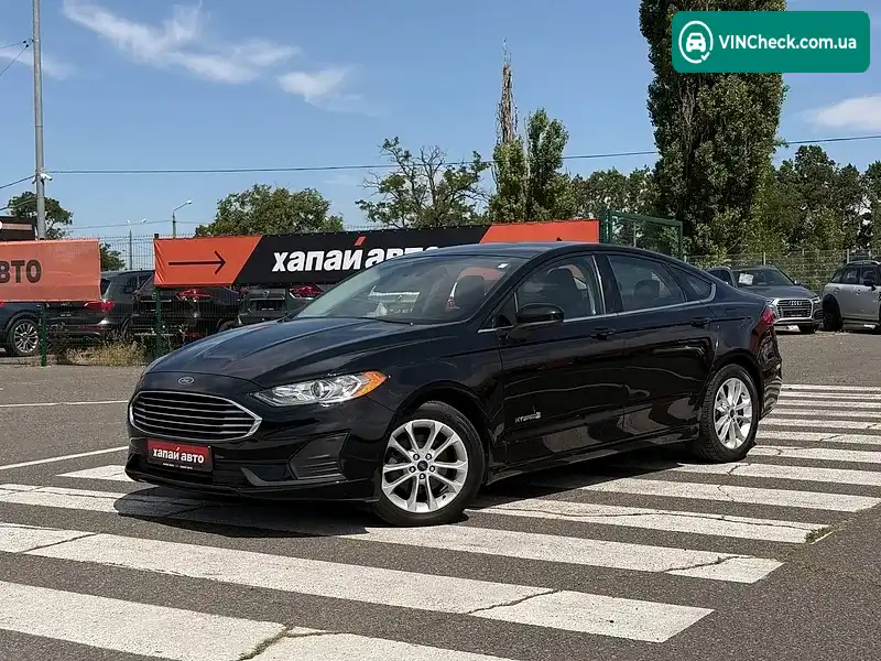 Ford Fusion 2019, фото з оголошення 2 з 17, VIN 3FA6P0LU6KR197270