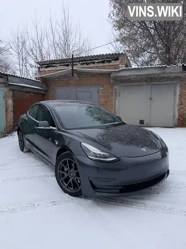 Tesla Model 3 2018, фото з оголошення 2 з 20, VIN 5YJ3E1EAXJF056830